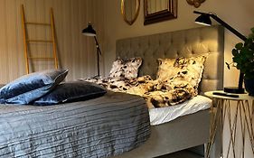 Lägenheten på innergården 2